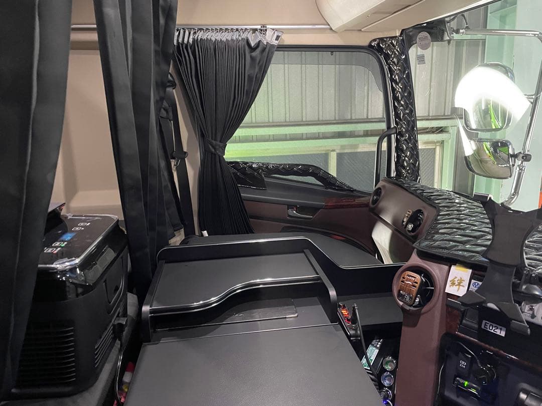 m4017プロフィア車内用収納付きテーブル 黒