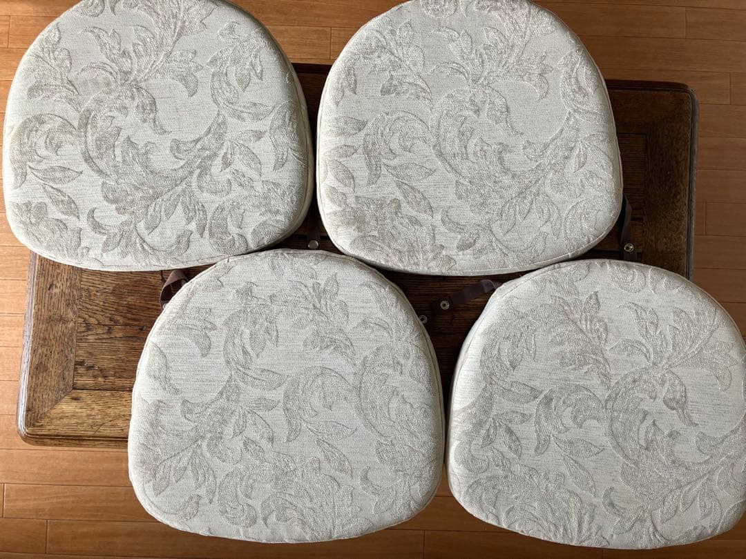 アーコール　チェア用クッション　　　　　4つセット　美品