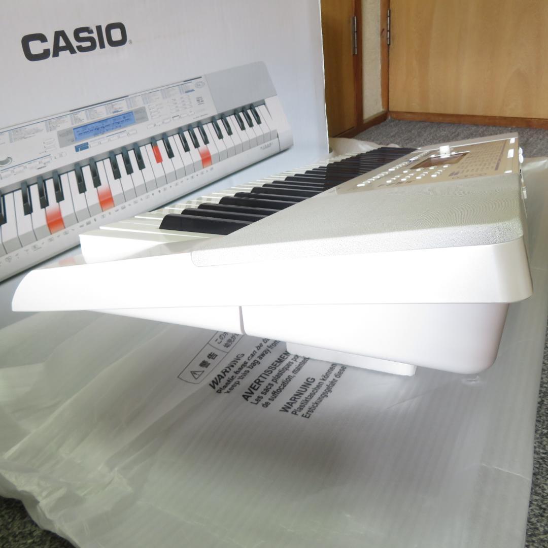 美品　CASIO カシオ 光ナビゲーションキーボード LK-222