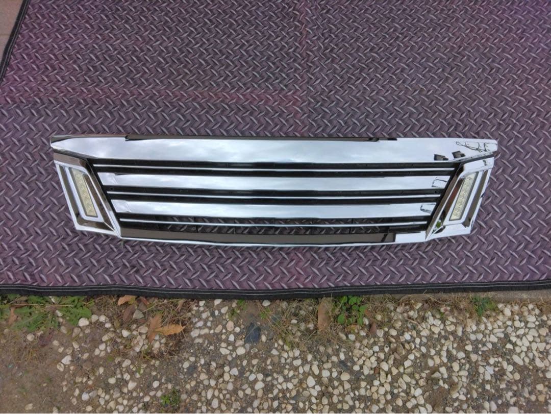 NV350 キャラバン　前期ライダー風　メッキグリル