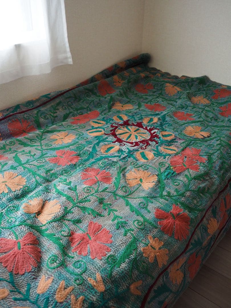 【美品】スザニ刺繍カンタキルト　スザニ刺繍　インド　一点もの