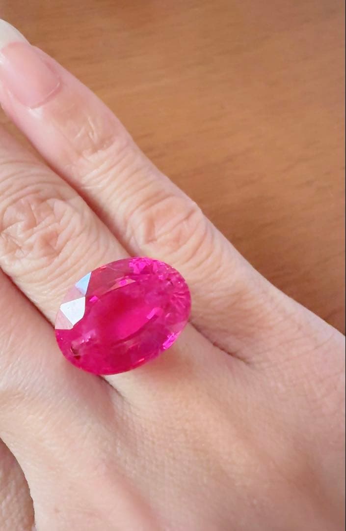大粒ルビーのキャンディリング