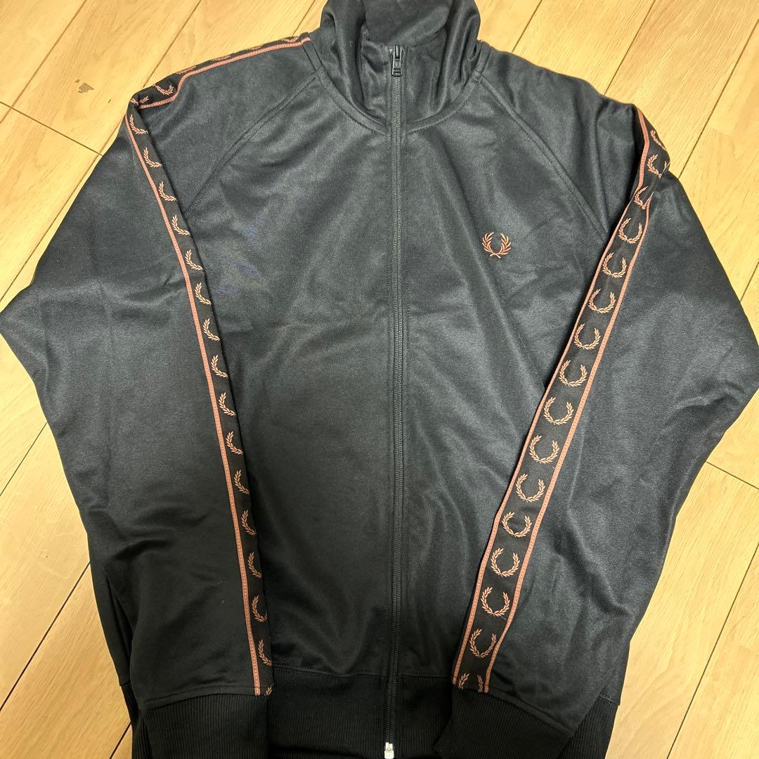 美品　FRED PERRY/フレッドペリートラックジャケット