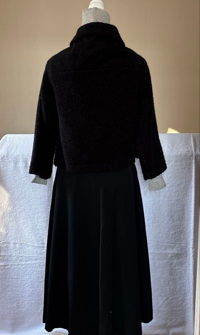 黒いフリース風カジュアルジャケット