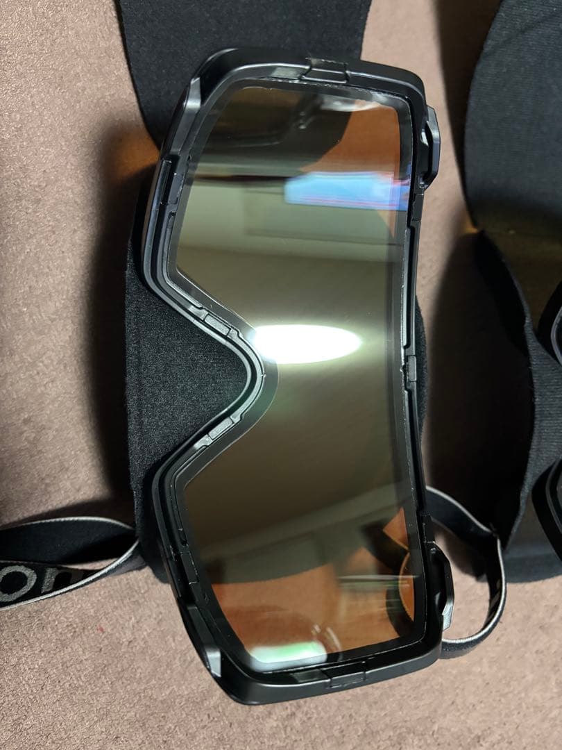 anon. m4. ゴーグルとフェイスガード2枚、ハードケースセット