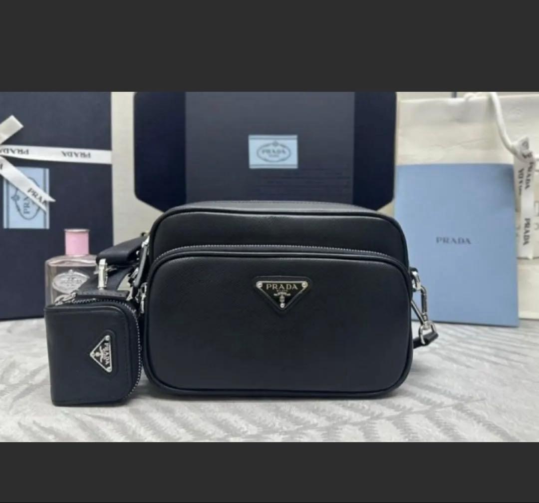 PRADAショルダーバッグ