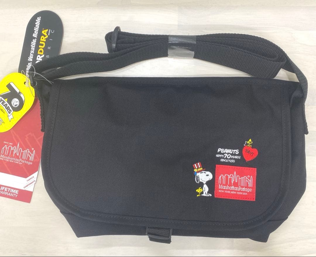 新品✨マンハッタンポーテージ　スヌーピー　70周年　メッセンジャーバッグ　黒