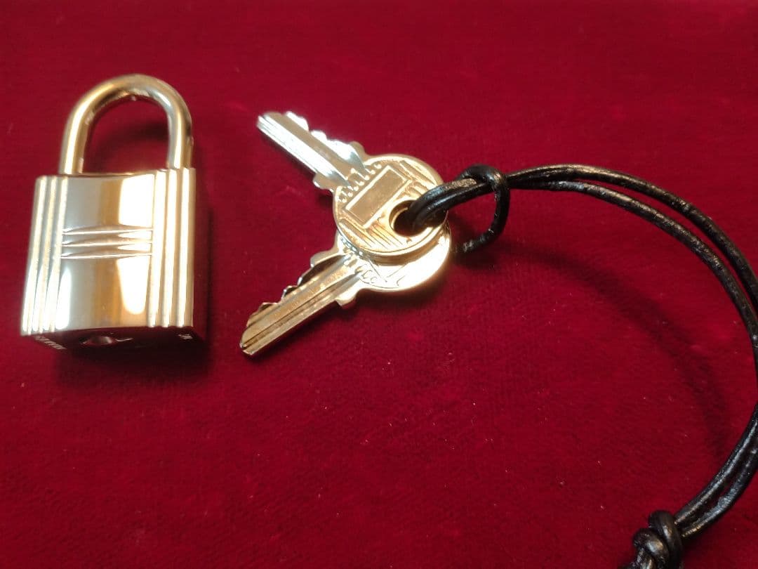 【極美品】HERMES エルメス 　カデナ南京錠　鍵2ケ