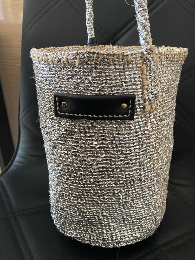 お値引き　meongblue シルバー バッグ タッセル付き