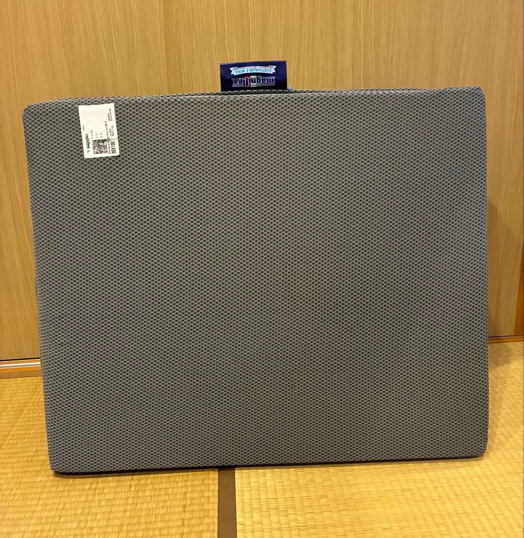 ヒロさま専用　　　Magniflex グレー 三つ折りシングルマットレス