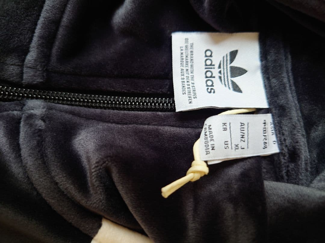 adidas W ADIBREAK VELOUR TT ブラック ジャケット