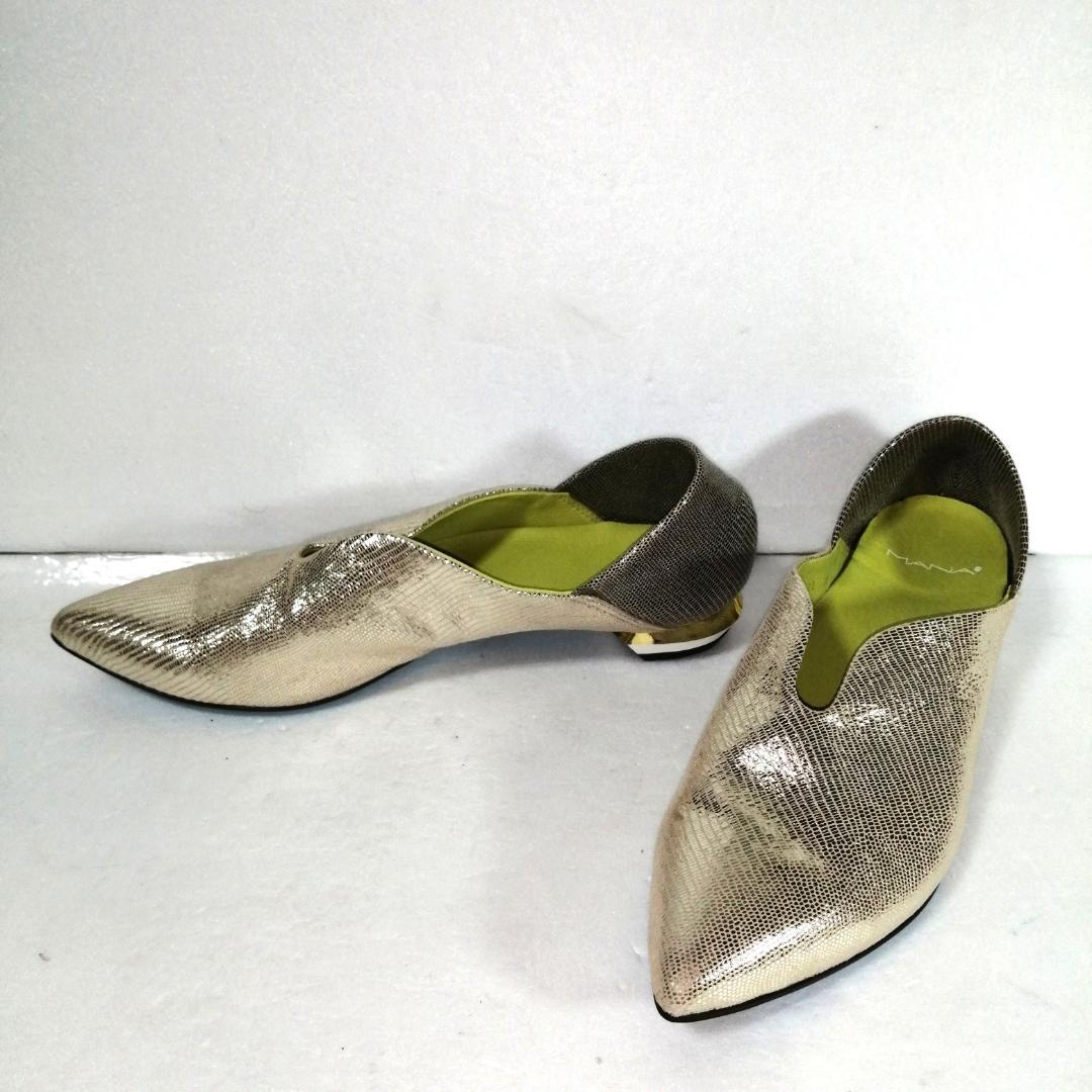 mana vカット　パンプス フラットシューズ