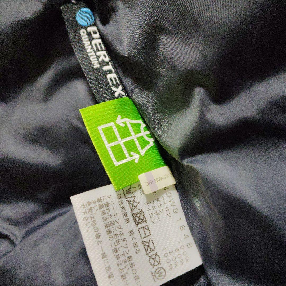 ブラック フード付きダウンベスト