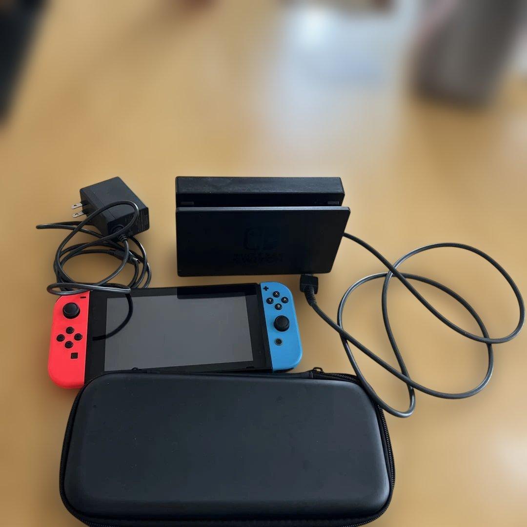 Nintendo Switch 本体　充電器　ケース