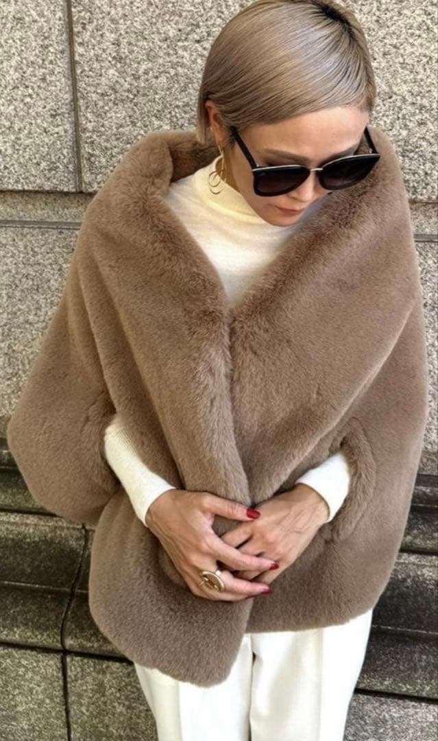 JENNE リッチボリューム ファーケープ 今期 新品タグ付！ 2025年購入