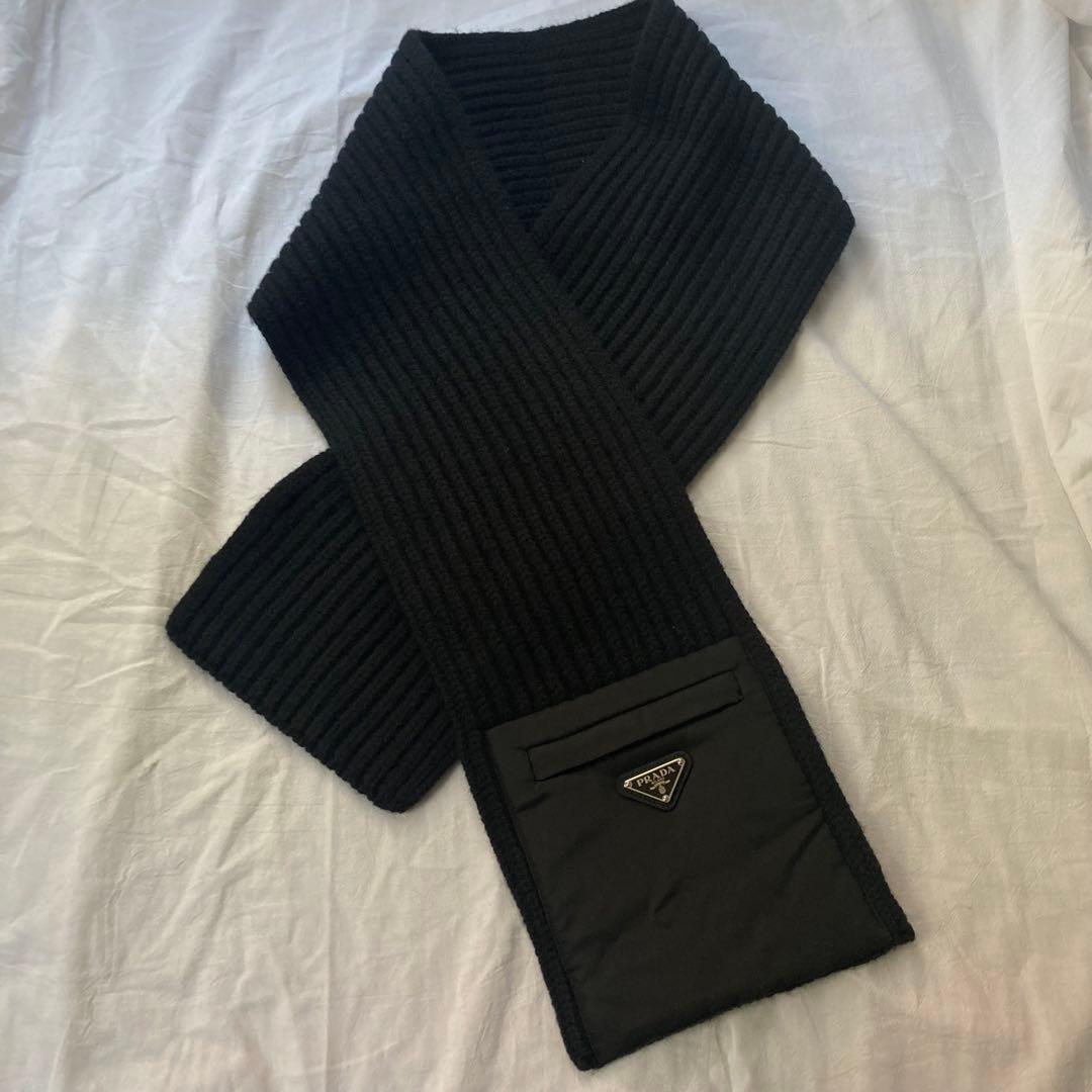 プラダ PRADA 三角プレート ニット マフラー UMS354