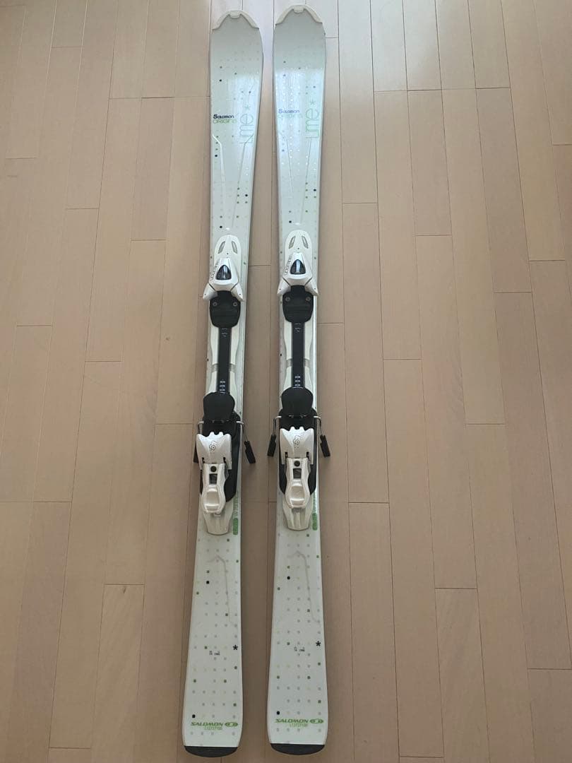SALOMON レディース　スキーセット（板、ポール）