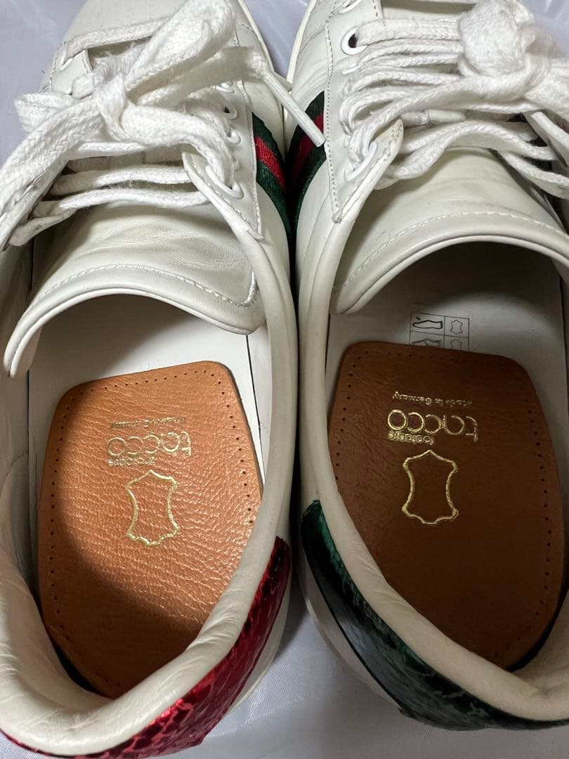 GUCCI グッチ　エンブロイダリー 蜂　スニーカー　レザー　白36