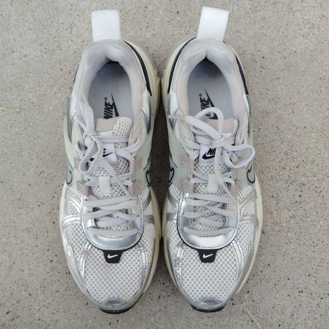 靴 NIKE W V2K RUN FD0736-100