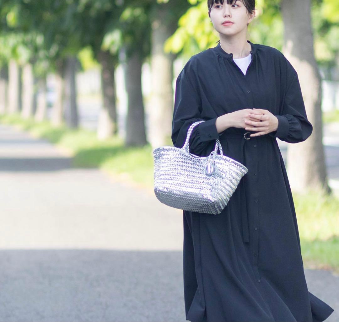 lemoです。バッファローレザー　シルバーカゴバック