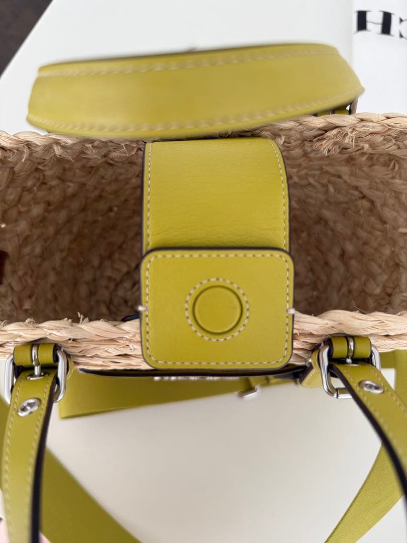 美品　COACH かごバッグ ベージュ/グリーン