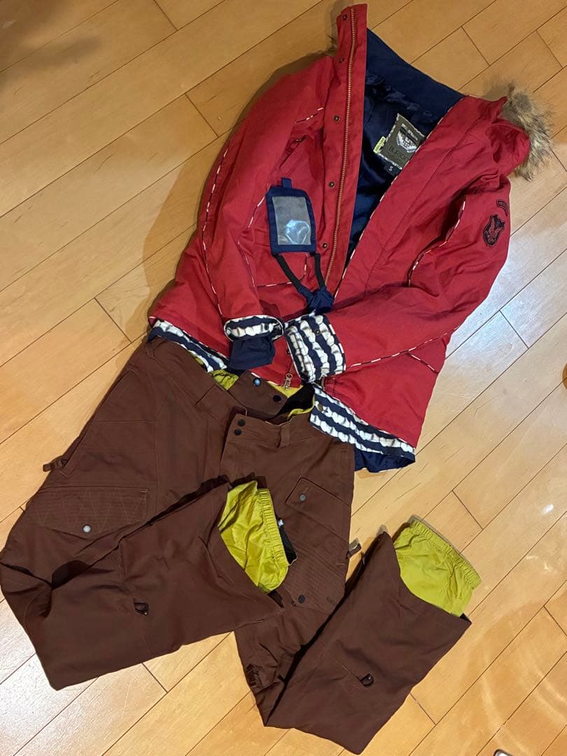 美品　バートン　BURTON スノボウェア　レディース　上S下M