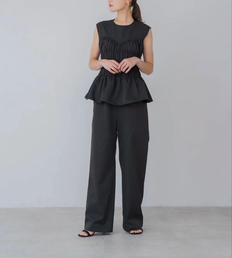 新品未使用　regleam ペプラムオールインワン　ブラック