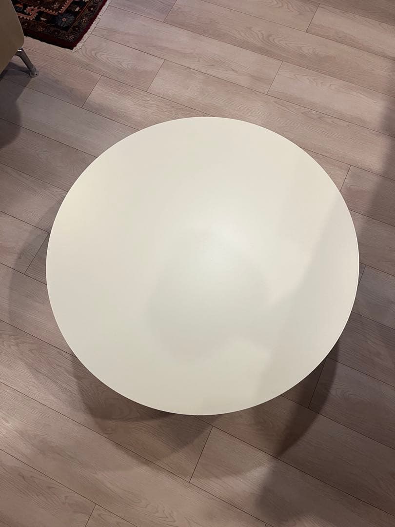 HAY 円形ホワイトテーブル(ヒリプ)