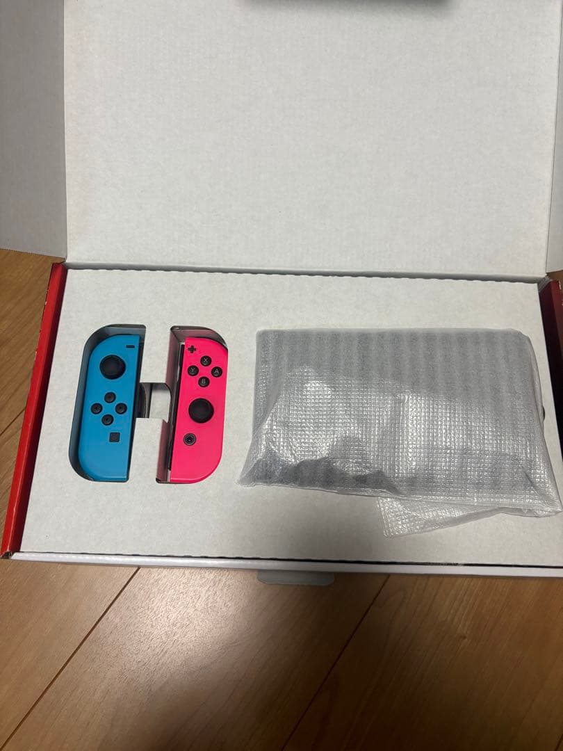 Nintendo Switch 本体 ネオン　美品　バッテリー接続時間長いタイプ