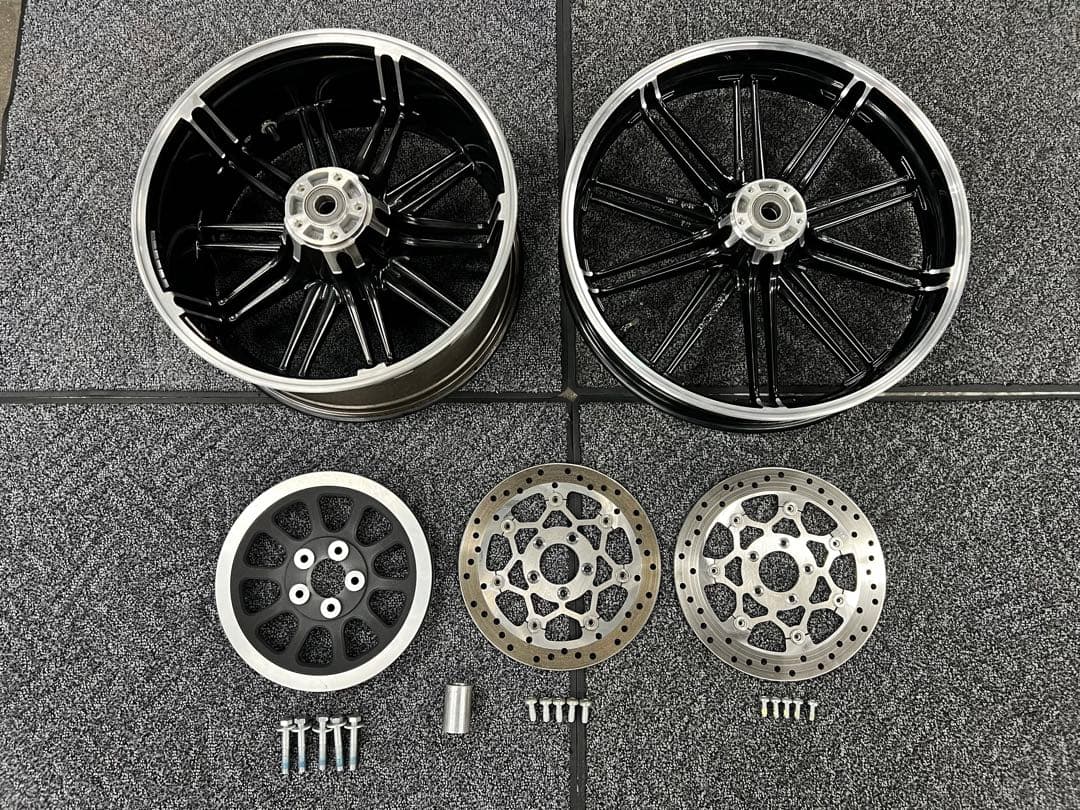 FXBRSブレイクアウト純正ホイール