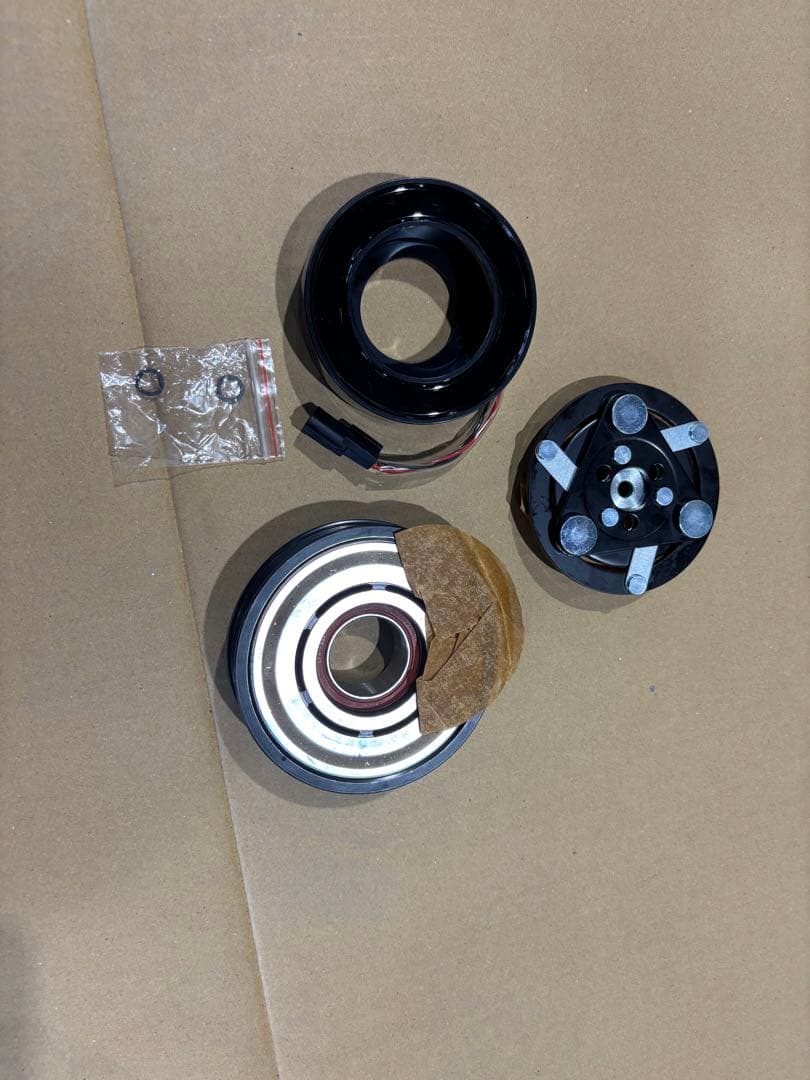 マグネットクラッチ エアコンコンプレッサー 日産 セレナ C27