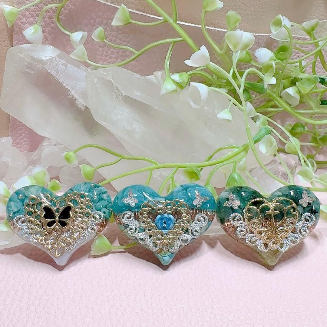 癒しのオルゴナイト❤️エメラルド＋ペリドットのハート型♡