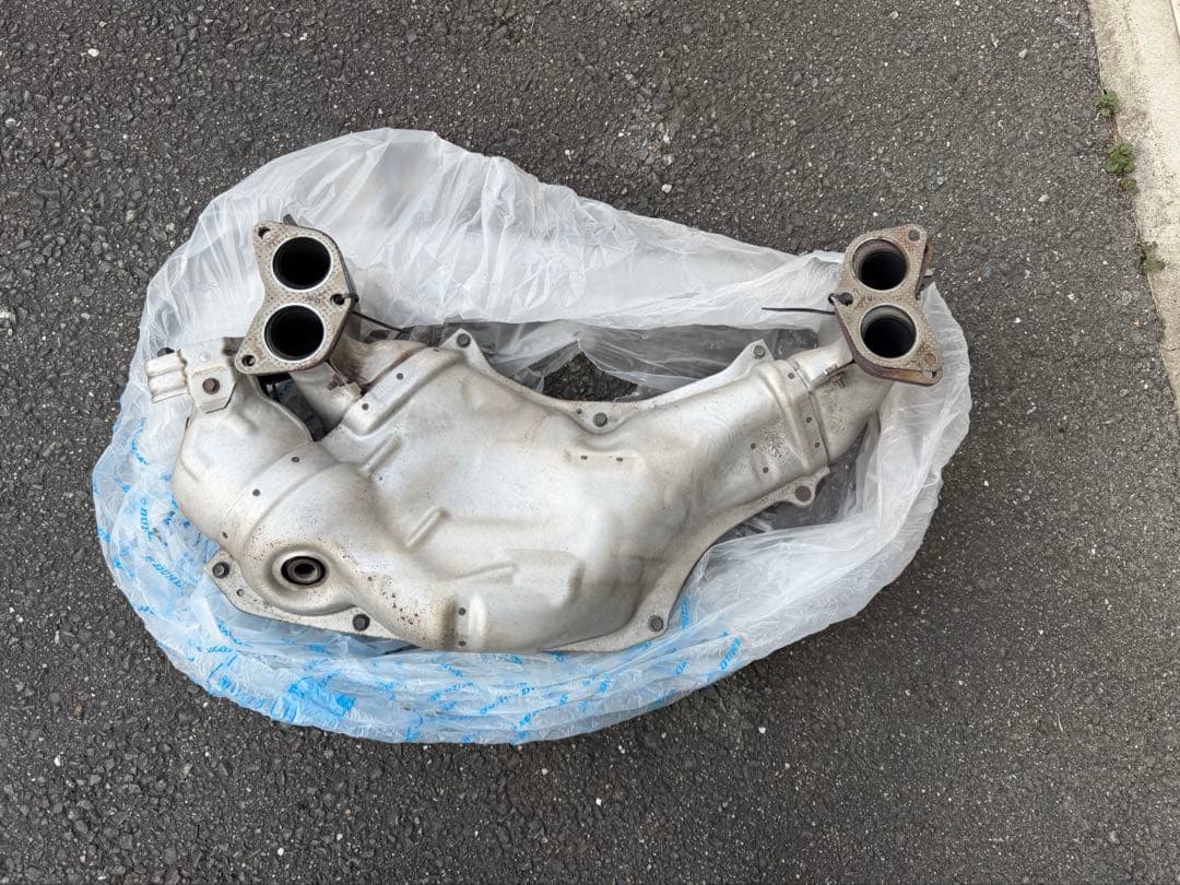 トヨタ86 (zn6) 純正エキマニ