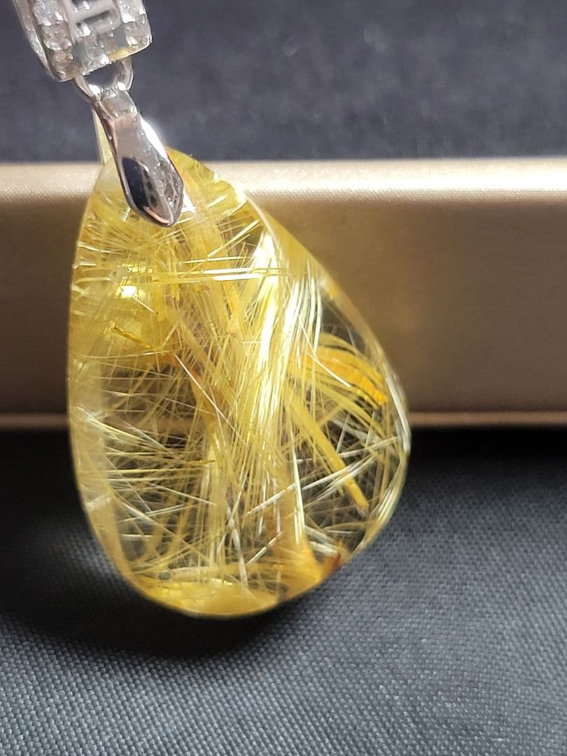 天と地を結ぶ、黄金の光 ルチルクォーツ ペンダント ネックレス ケース付き