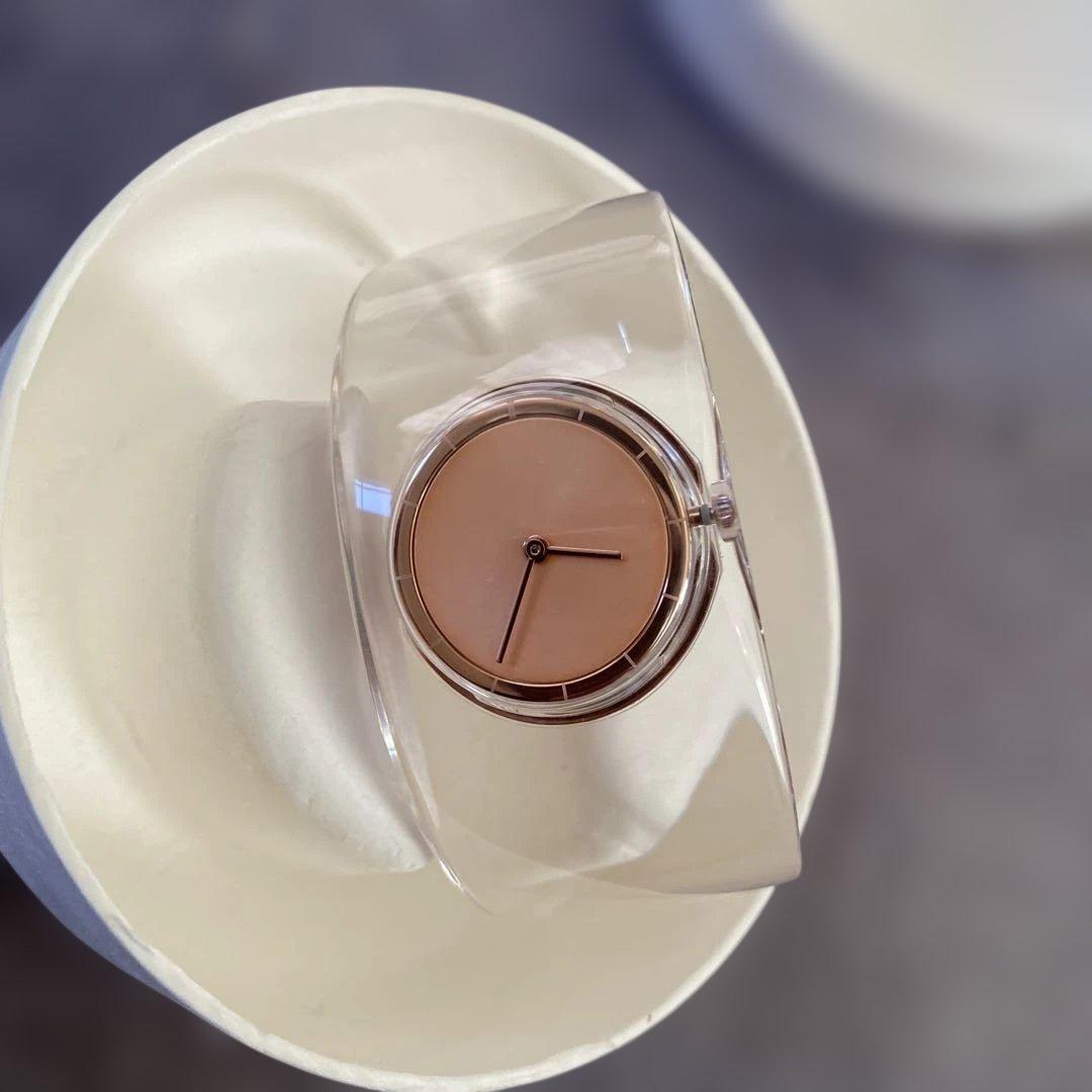 ISSEY MIYAKE オーシリーズ　腕時計　クリア　バングル