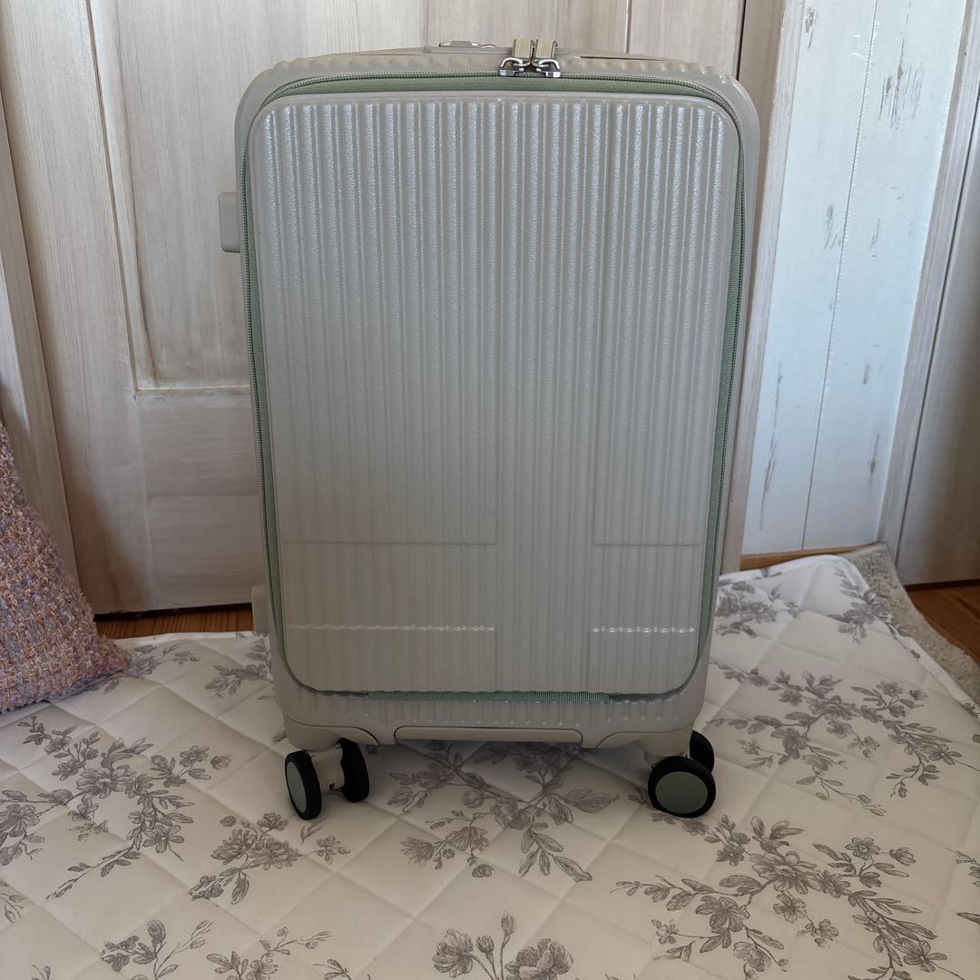 innovator キャリーケース38ℓ