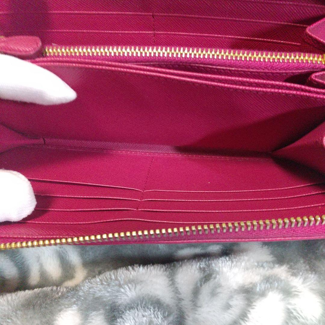 PRADA サフィアーノラウンドファスナー長財布レッド系