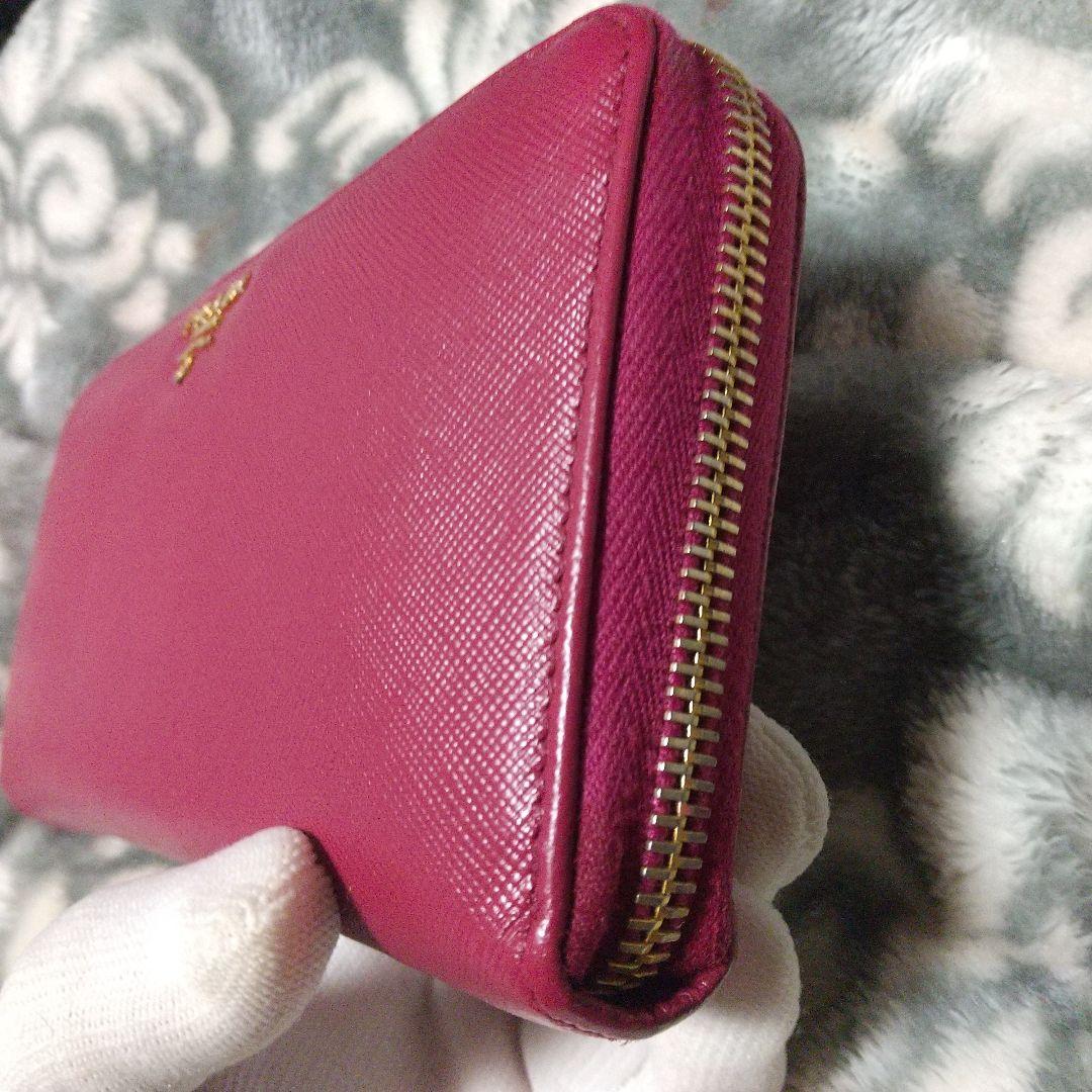 PRADA サフィアーノラウンドファスナー長財布レッド系