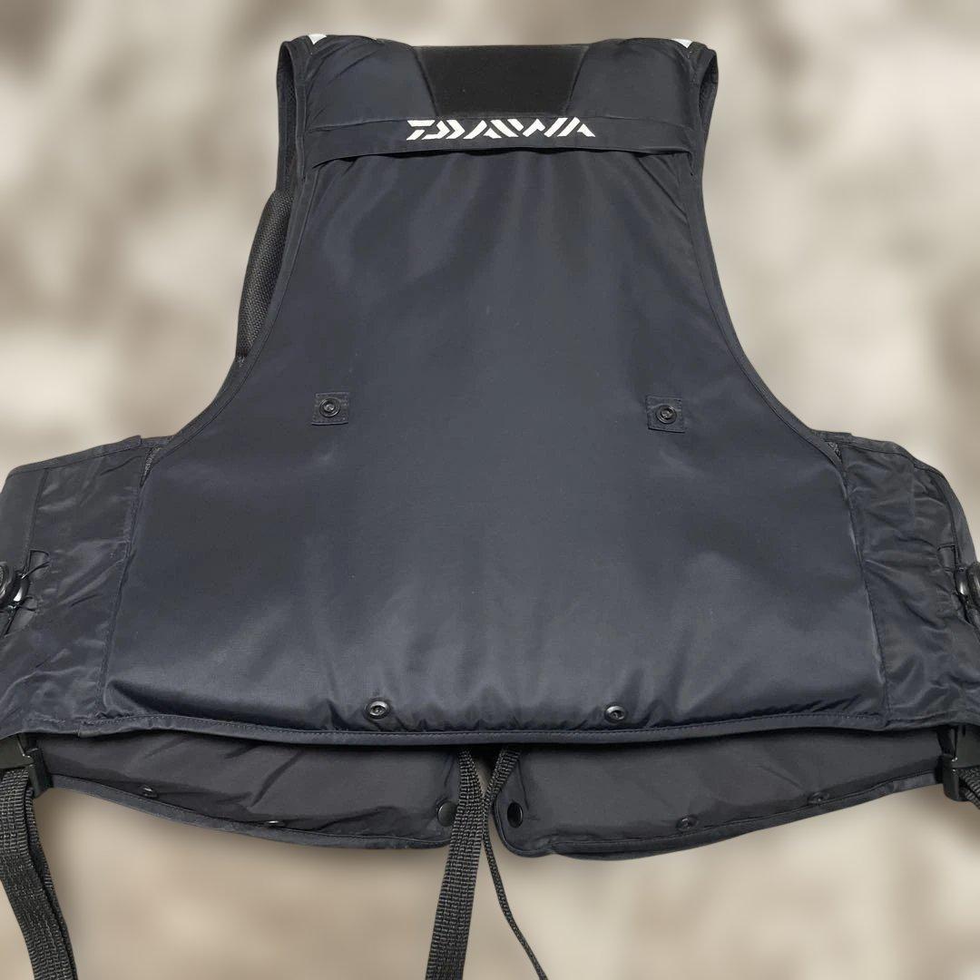 ダイワ バリアテックサイバーフロート　DF-3321 ライフジャケット 黒　M