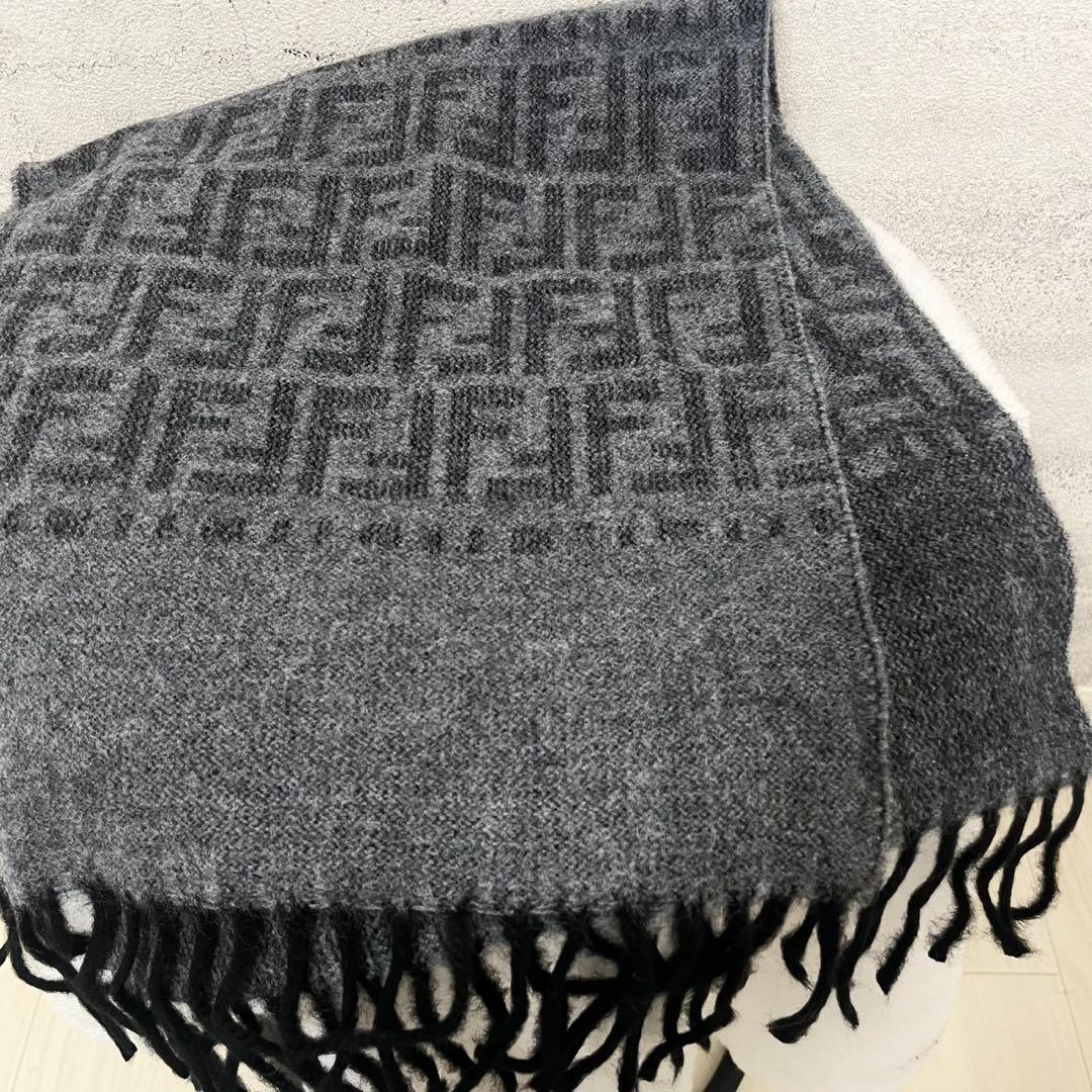 FENDI フェンディ　マフラー　ストール　ズッカ　リバーシブル　ブラック