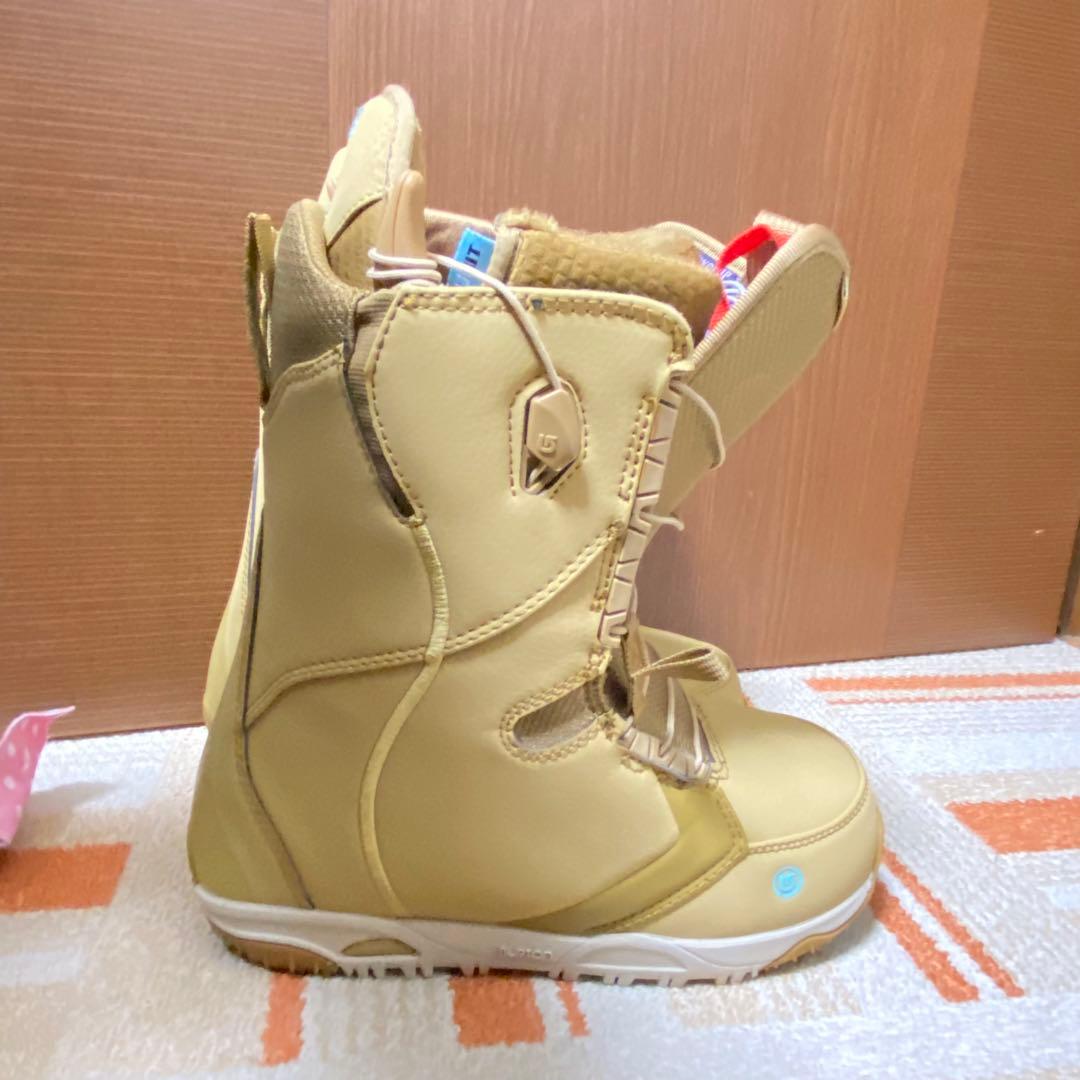 美品　24.5 BURTONレディース　スノーボードブーツ　アジアンフィット