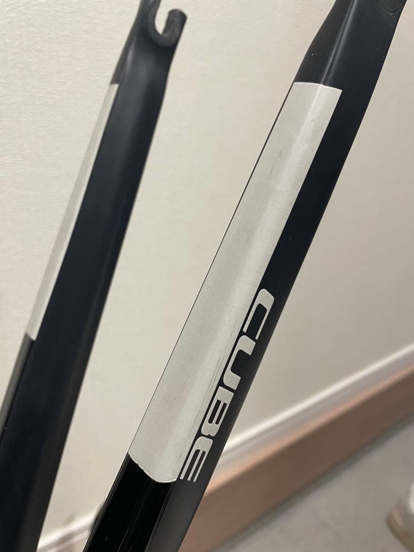 傷あり特価　CUBE LITENING C62 58サイズ　フレームセット