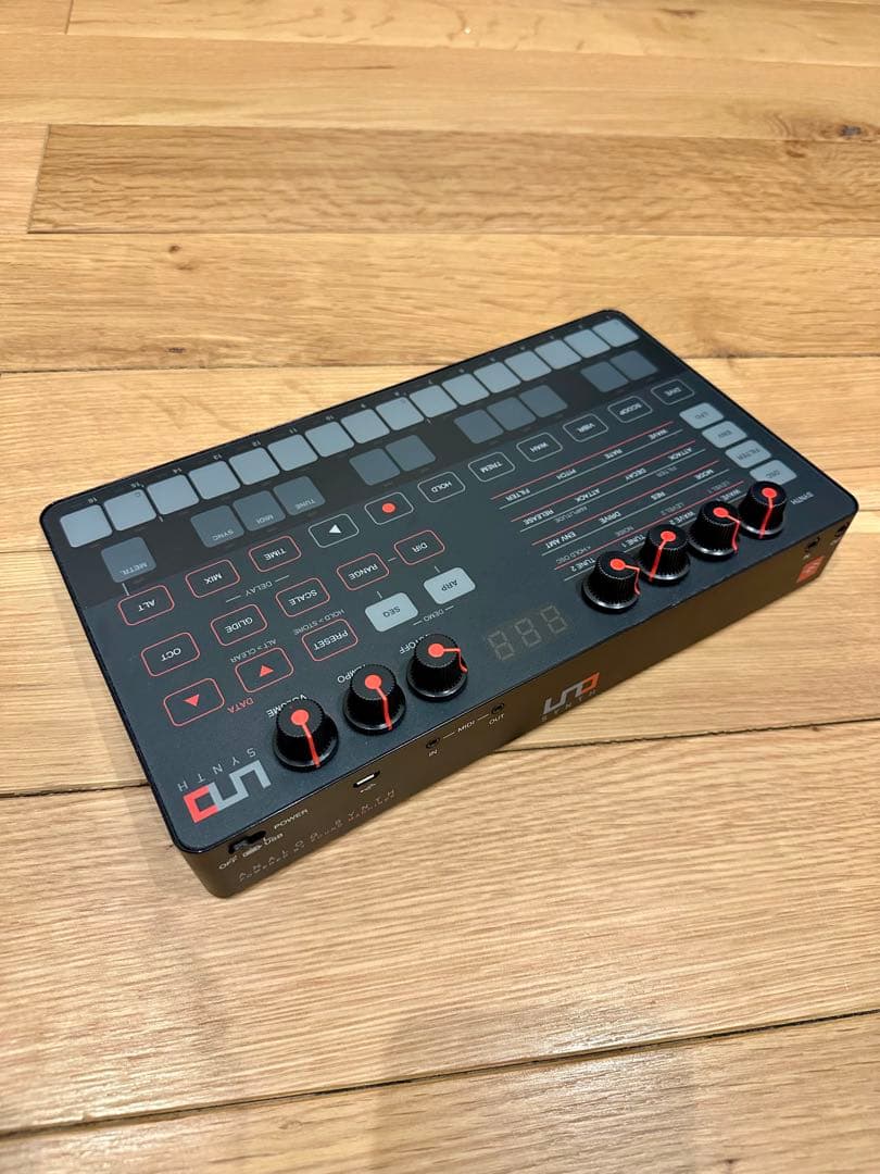 鍵盤楽器 IK Multimedia UNO Synth