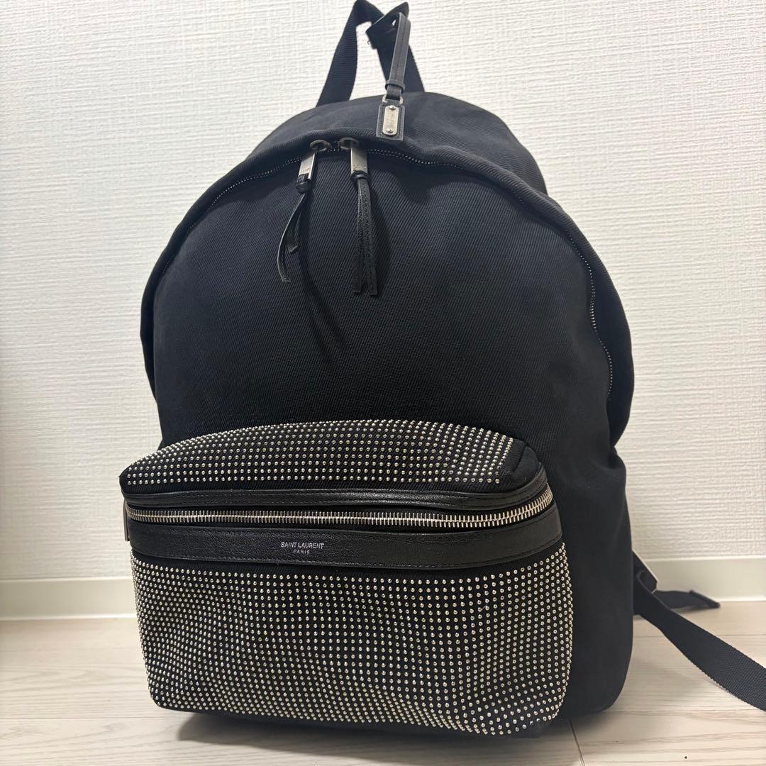 ✨超美品✨サンローランパリ　シティ　リュック　黒　スタッズ　大容量　ロゴ