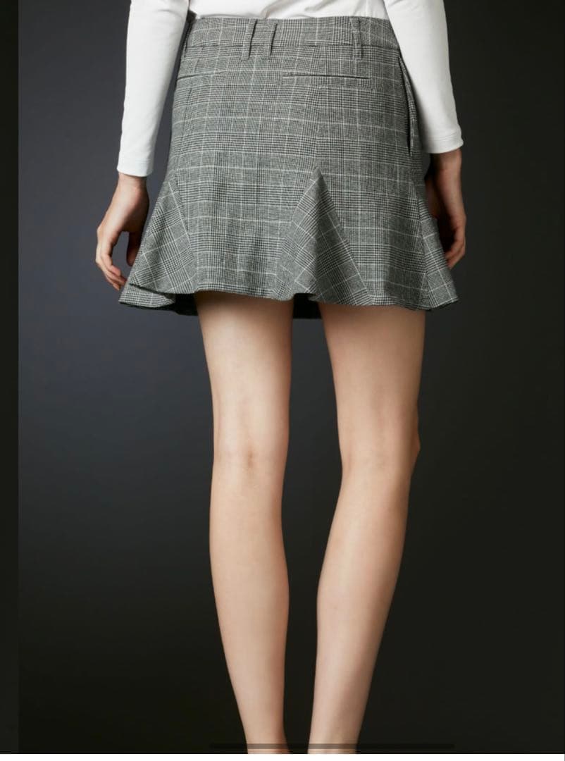 9415. 【極美品】DESCENTE グレンチェック フレアスカート