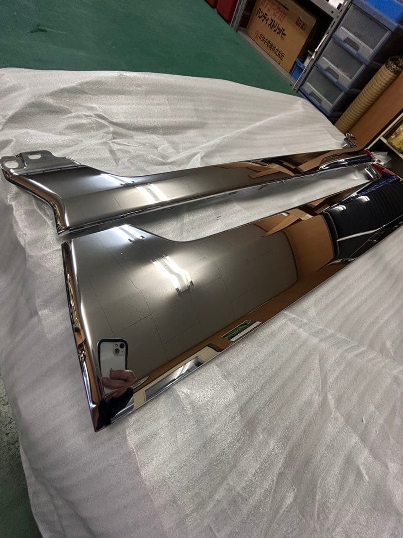 トヨタ ハイエース 200系 純正フロントグリル　新車取外し品