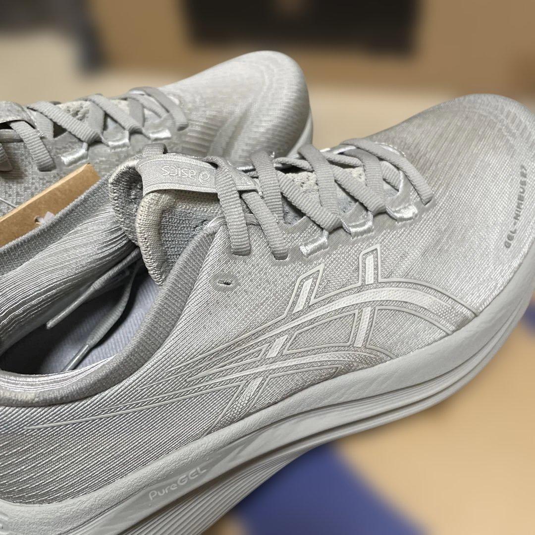 ASICS グレー ランニングシューズ　#1043