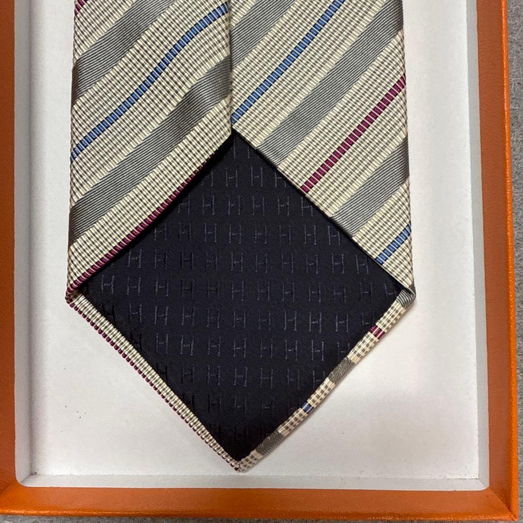 極美品　エルメス　ネクタイ　グレーシルバー　ストライプ　シルクジャガード