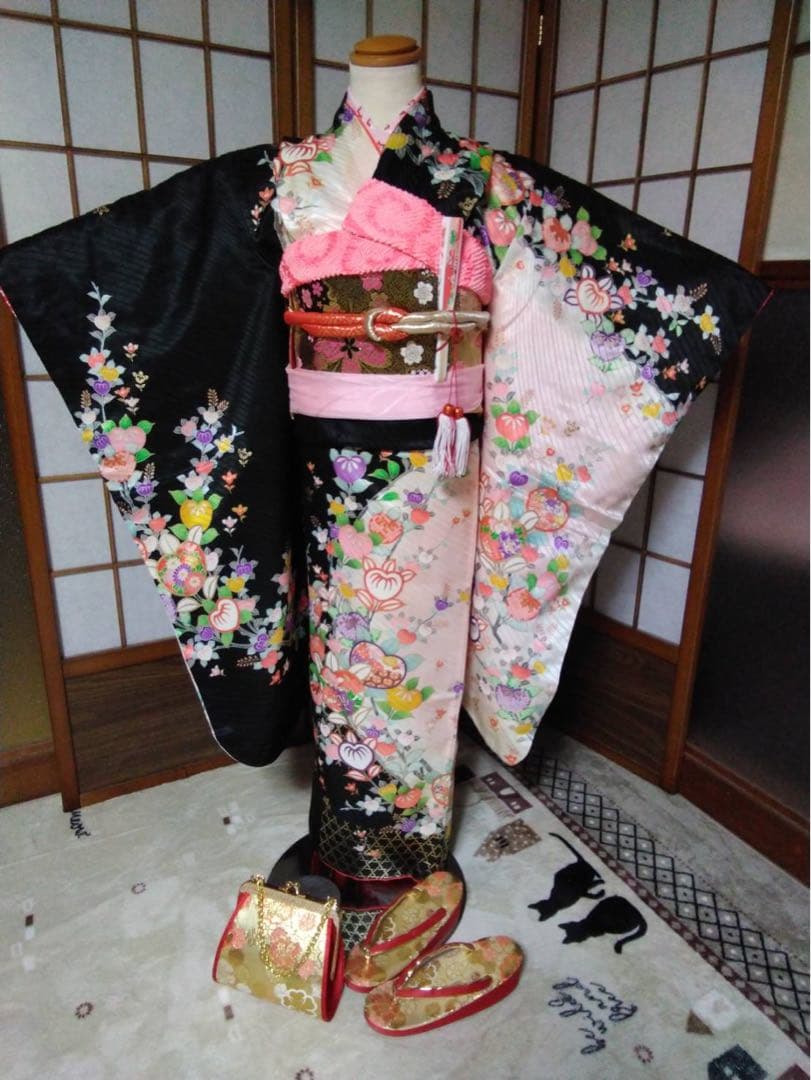 7歳向け・化繊・お着物のセット・目立たない汚れあり