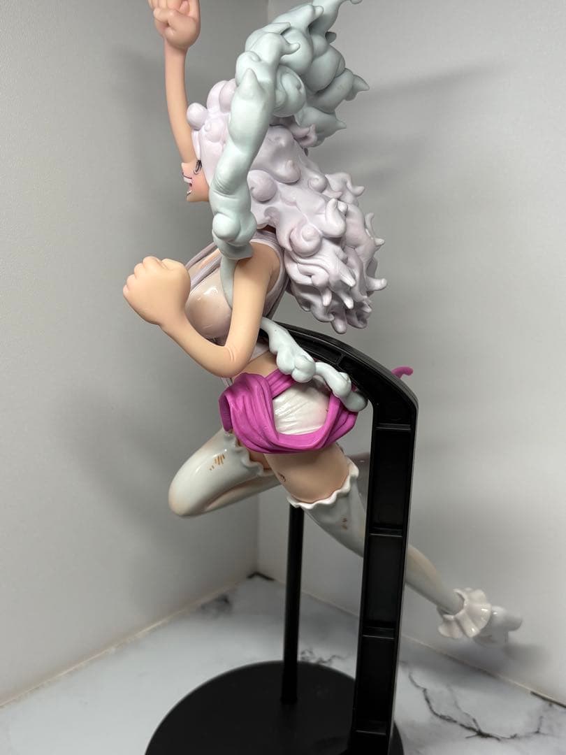 マ*ん様 ワンピース KING OF ARTIST ボニー フィギュア リペイン